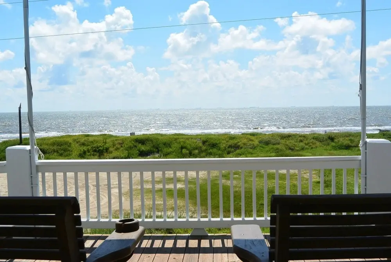 Parrot Head 3 Bedroom Home by RedAwning