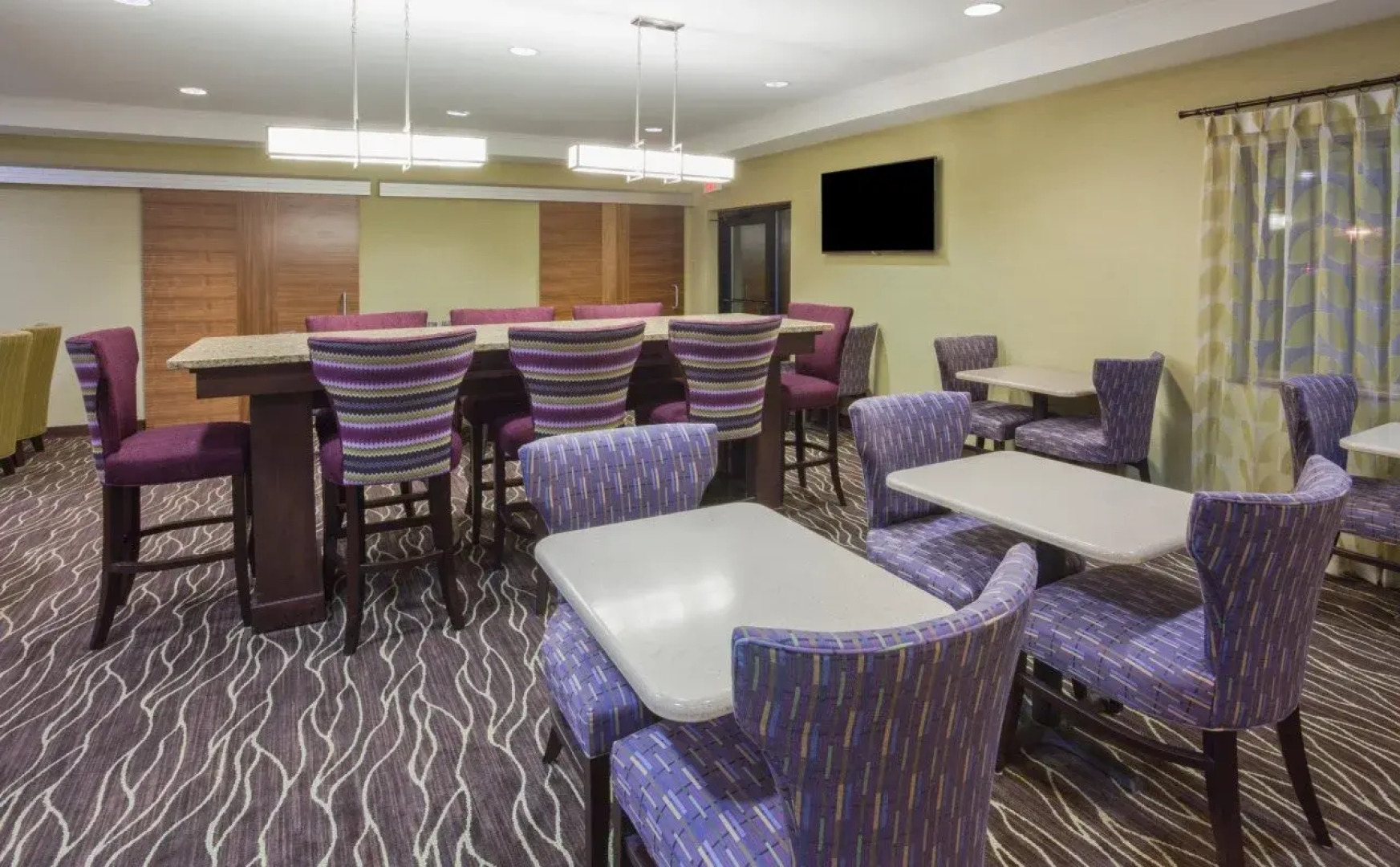 Holiday Inn Express Hotel & Suites St. Paul-Woodbury by IHG