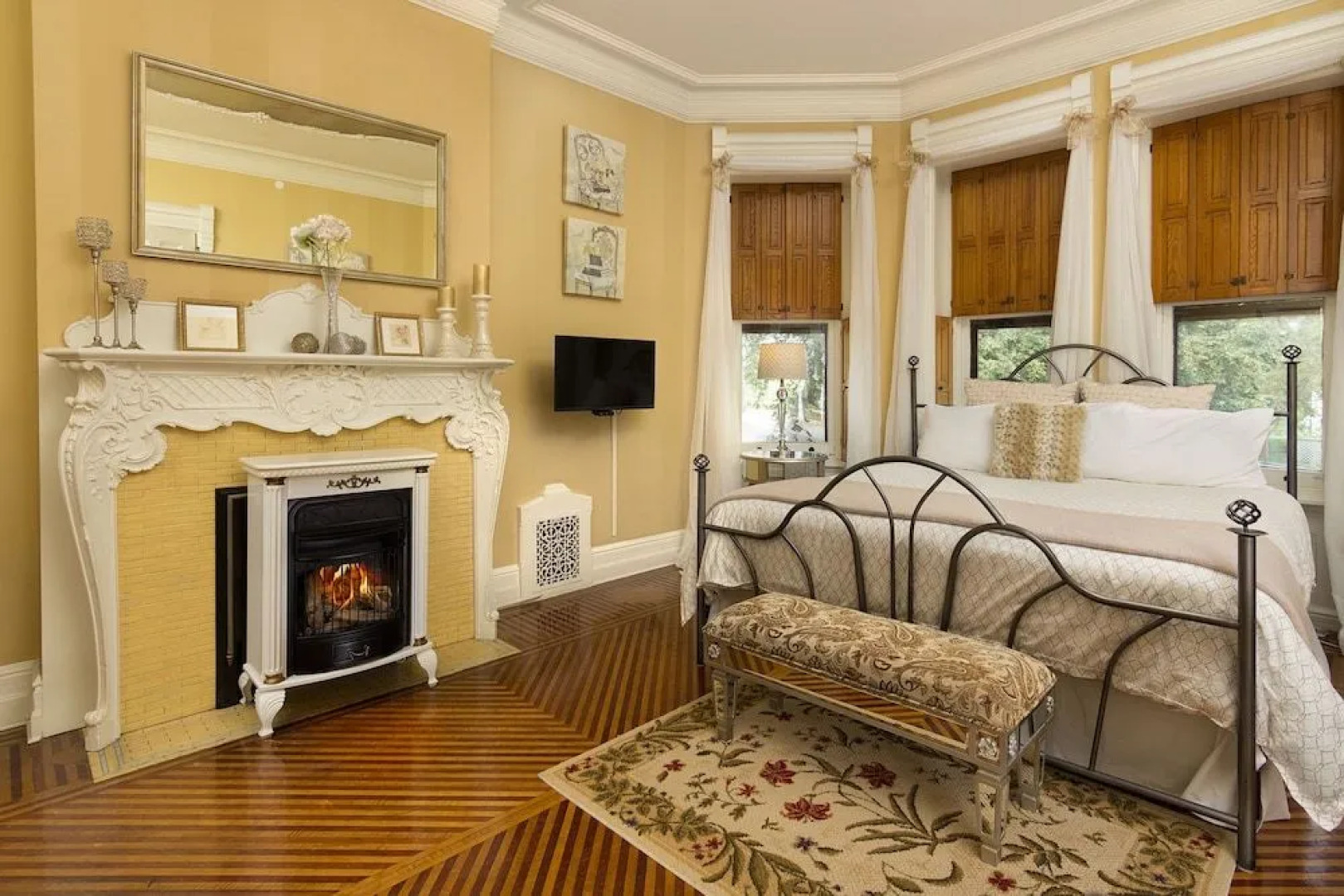 Reynolds Mansion B&B