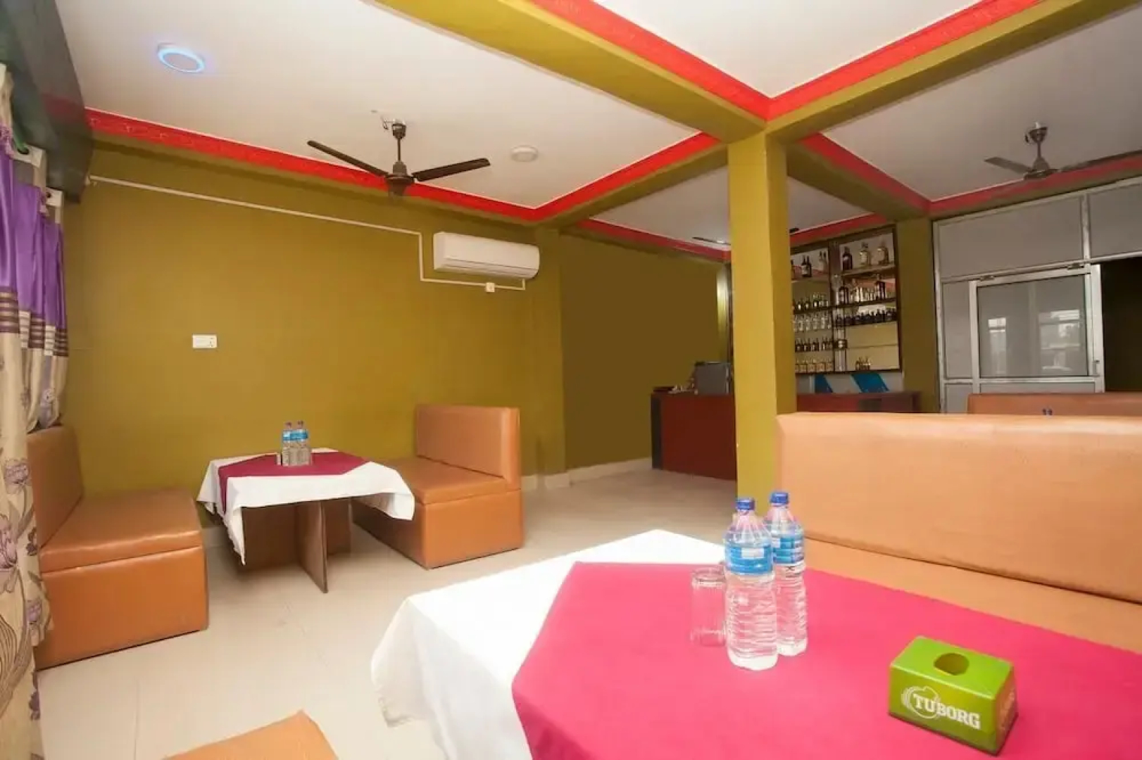 OYO 766 Hotel Crown Plaza
