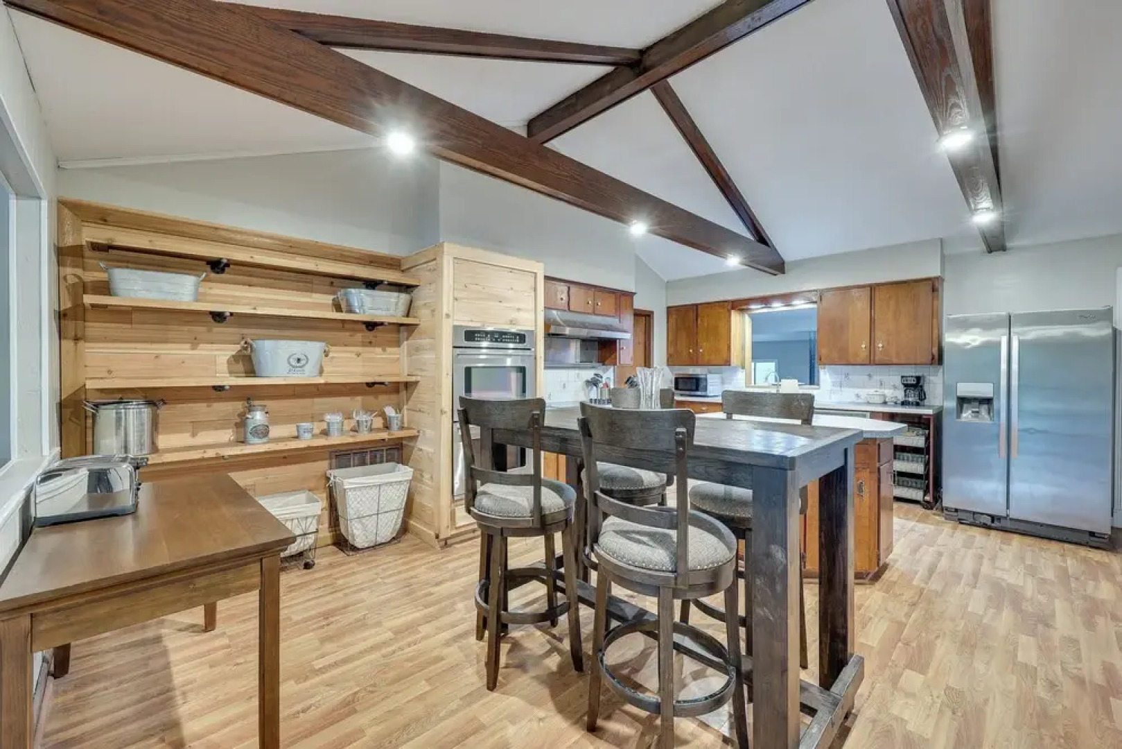 Spacious Hot Springs Lakehouse on Lake Hamilton!