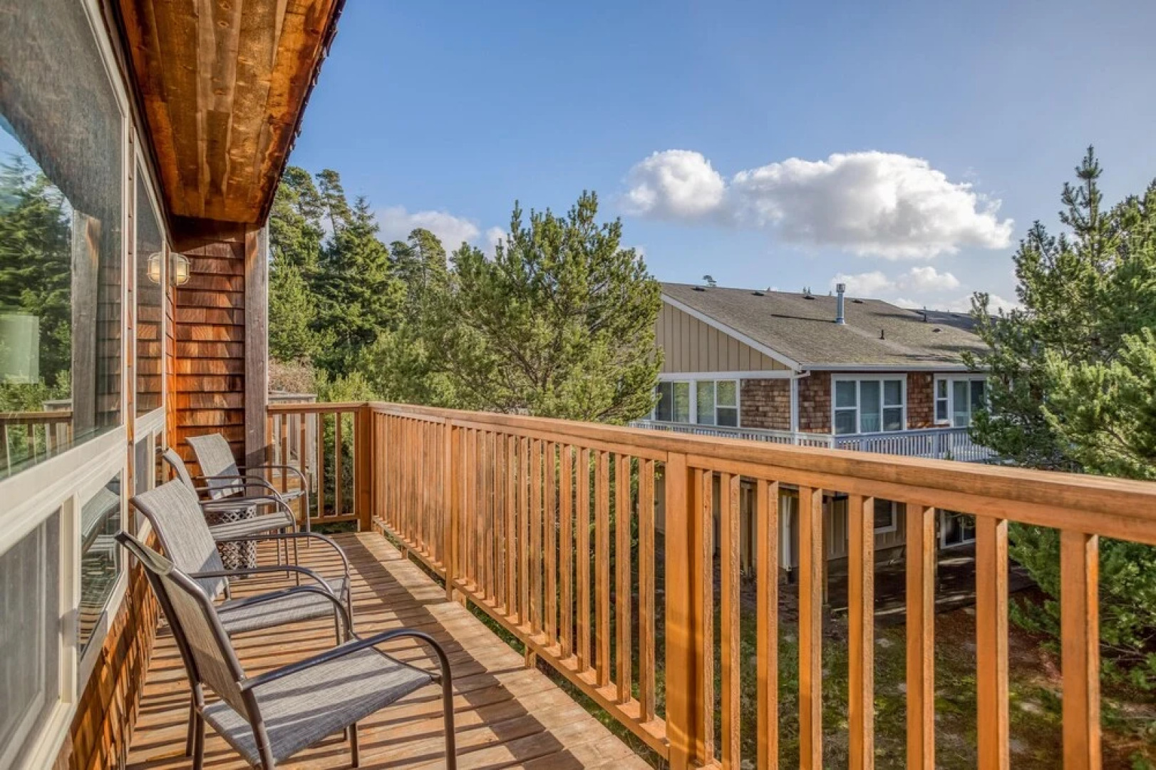 Moon Over Manzanita (MCA 1549)