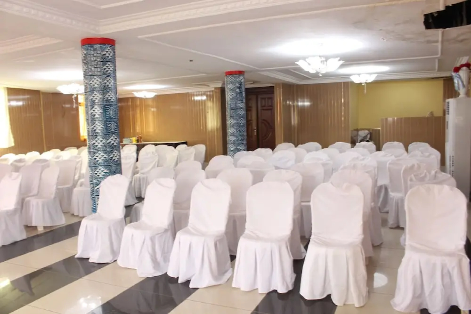Noblesse Hotel