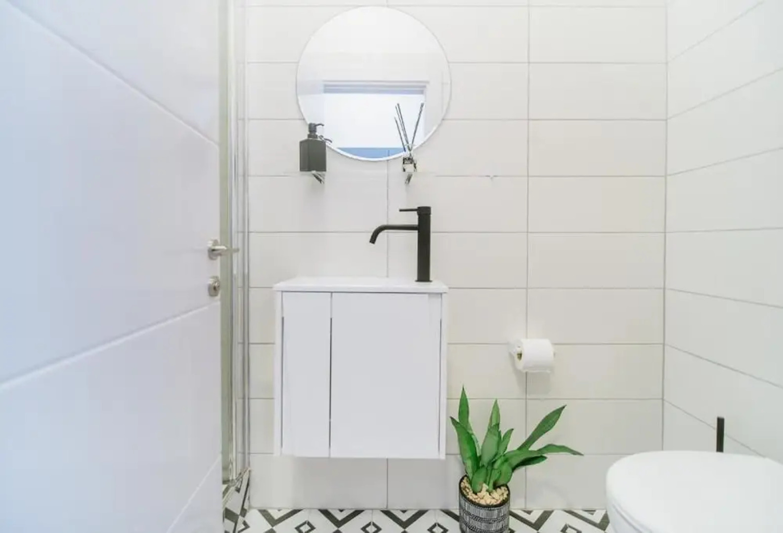 Monochrome Rothschild - Smart Hotel by Loginn Tel Aviv