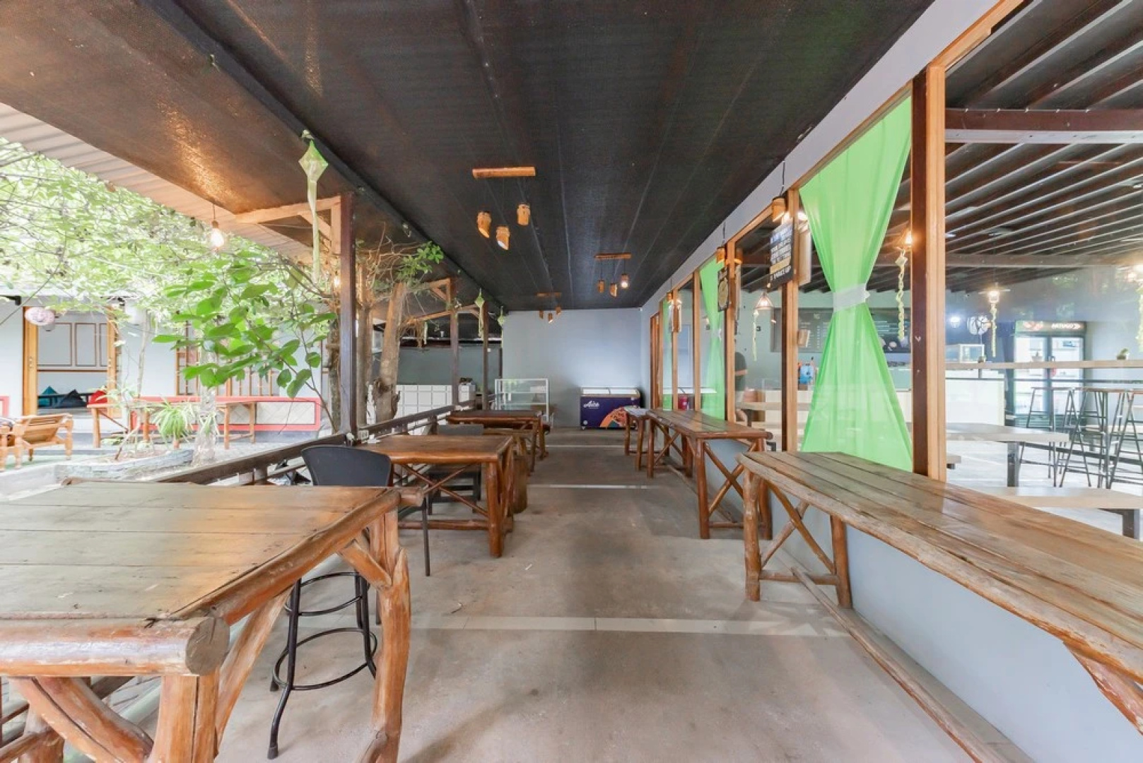 Urbanview Hotel Tropical Ketapang by RedDoorz