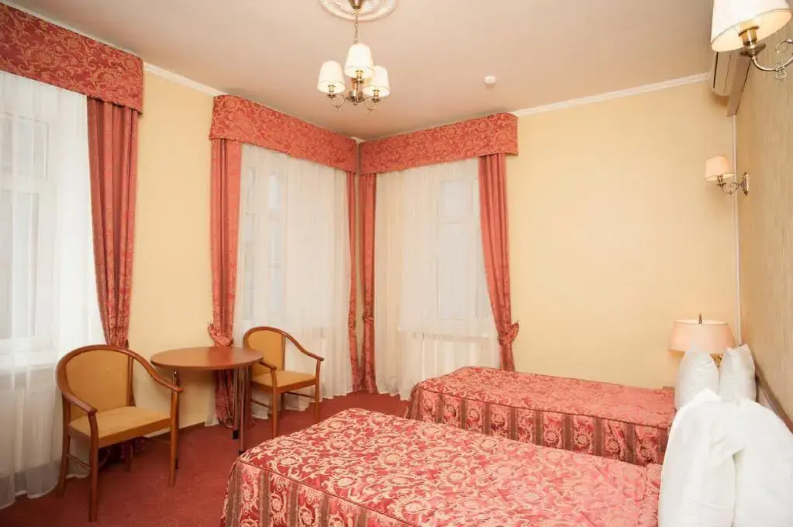 MINIMA Красные ворота