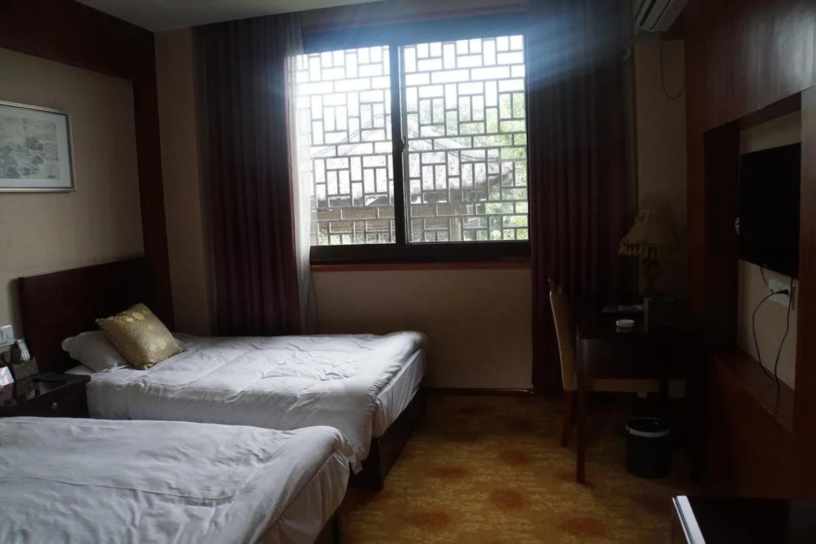 Dadongshan Holiday Inn