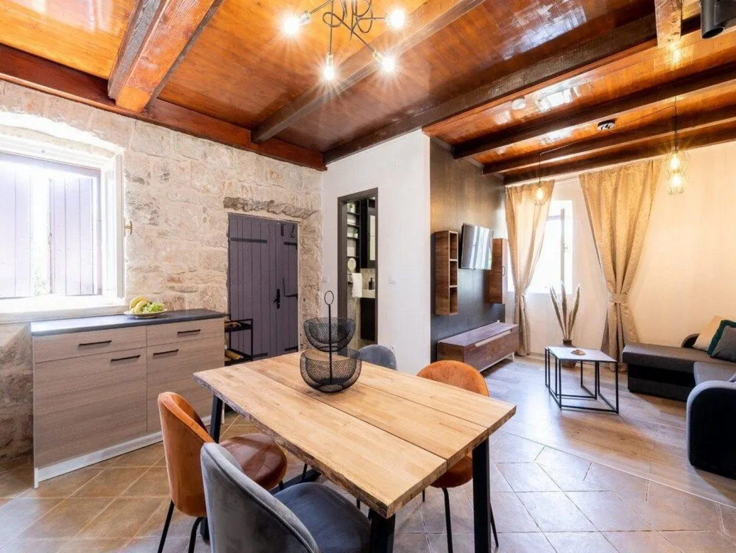 Stone House Prapatna