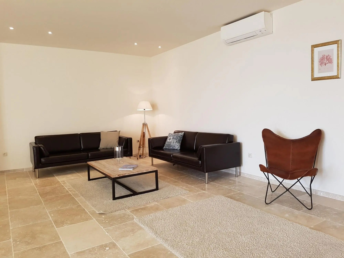 Lavish Apartment in Villesèque-des-Corbières with Terrace