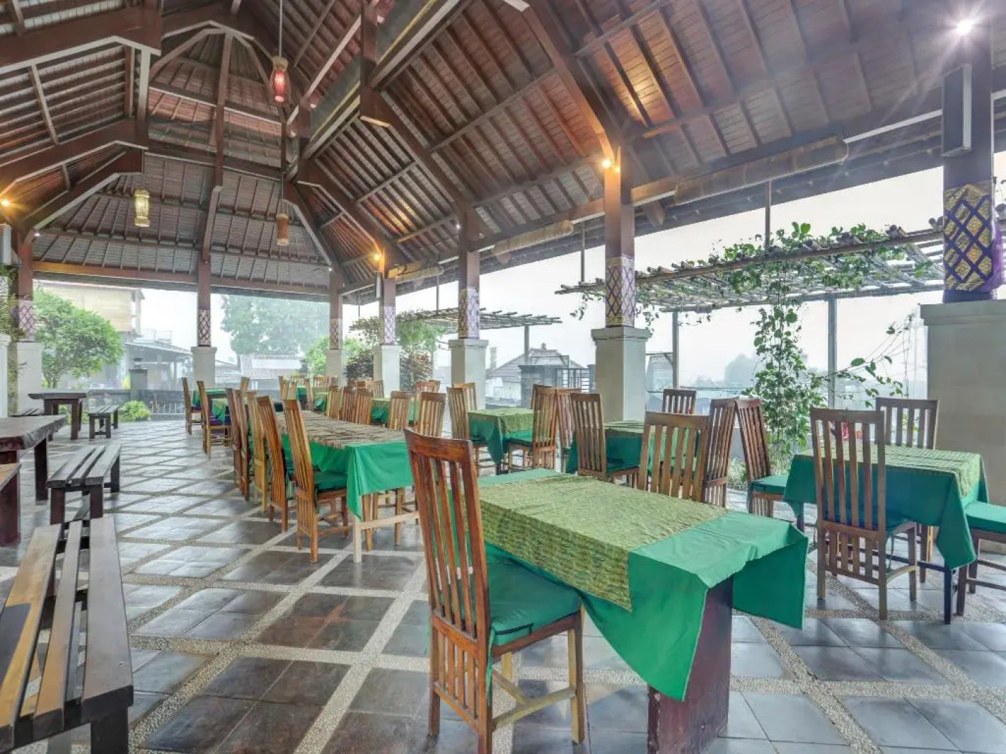 OYO 3835 Spice Paradise Hotel And Restaurant