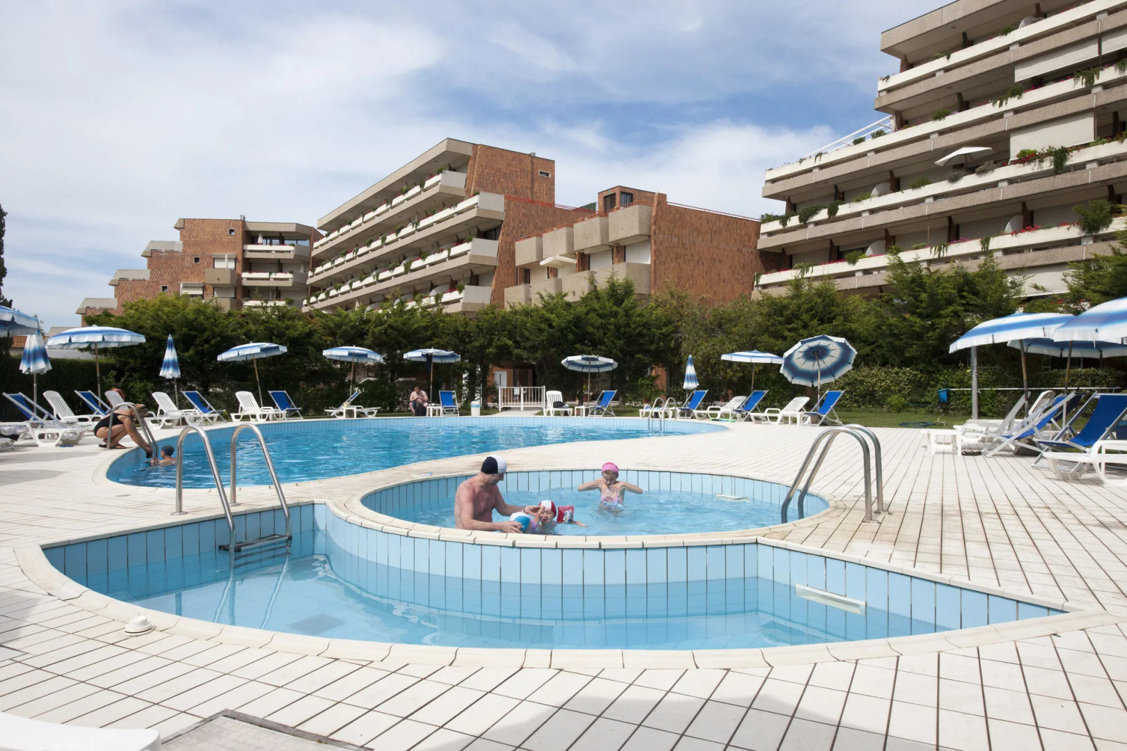 Suites Marilia Apartments