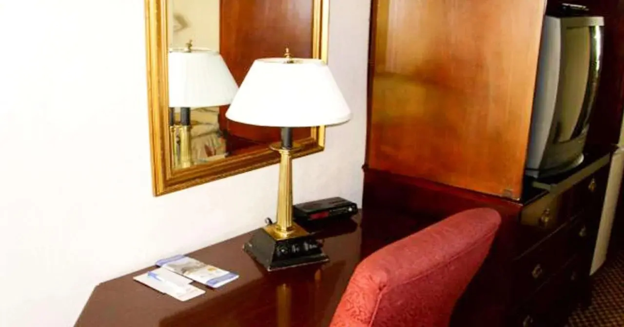 Super Inn & Suites by OYO Milledgeville