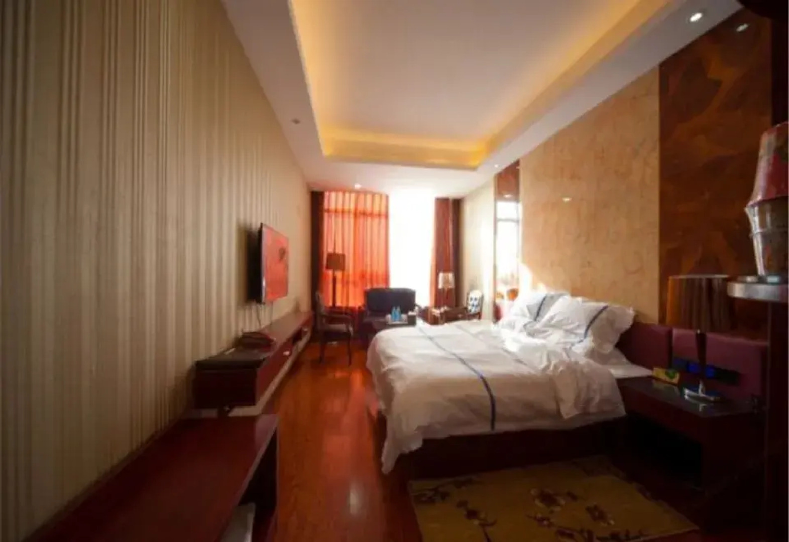 Huarong Apartment Hotel