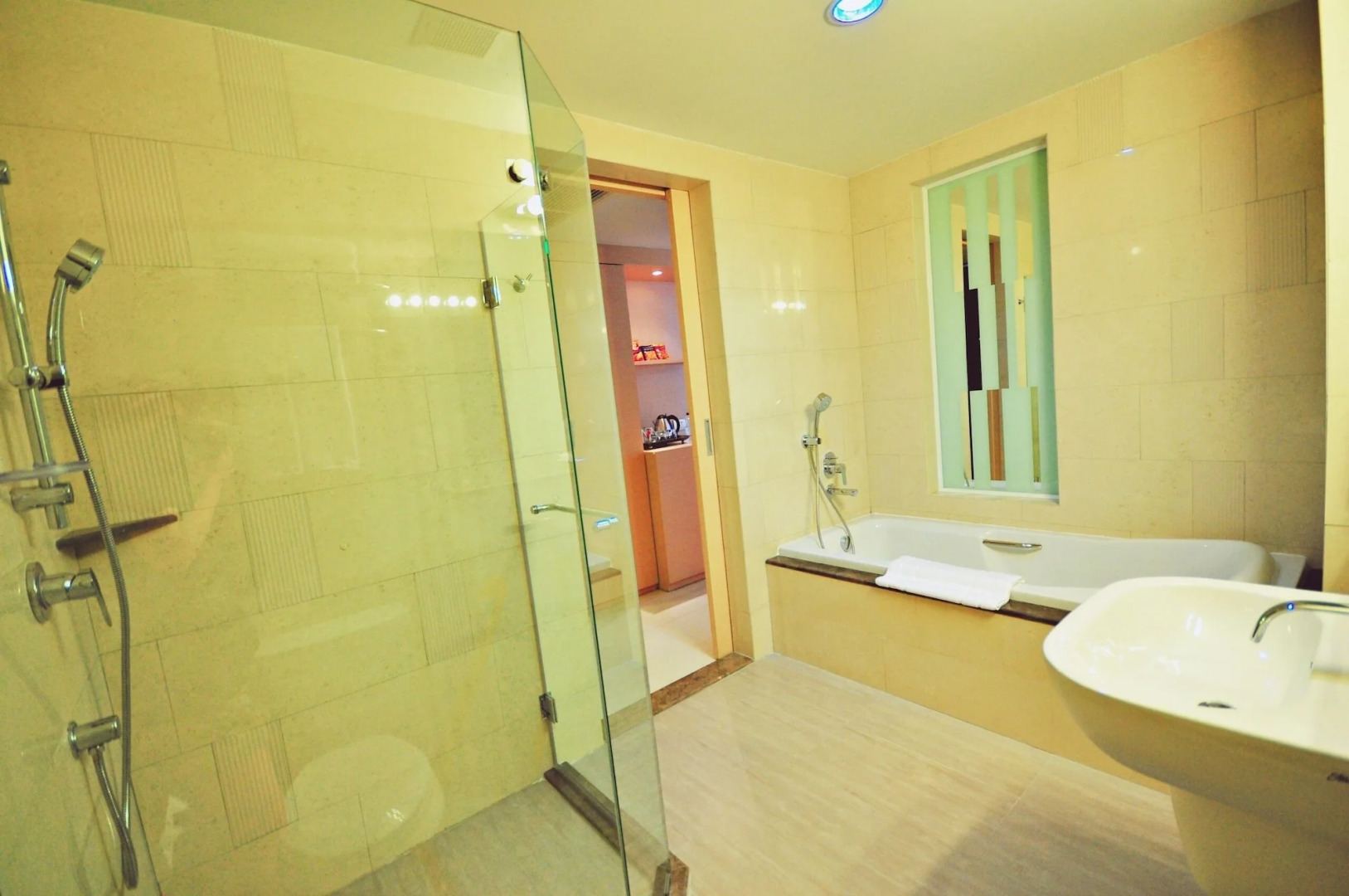 Parinda Hotel