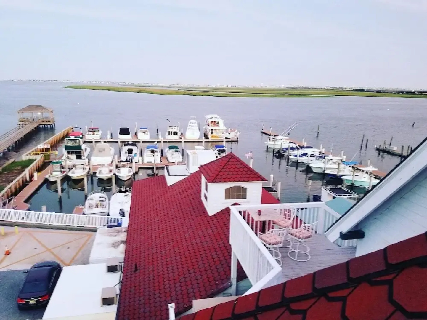 Tavern on the Bay Hotel & Marina