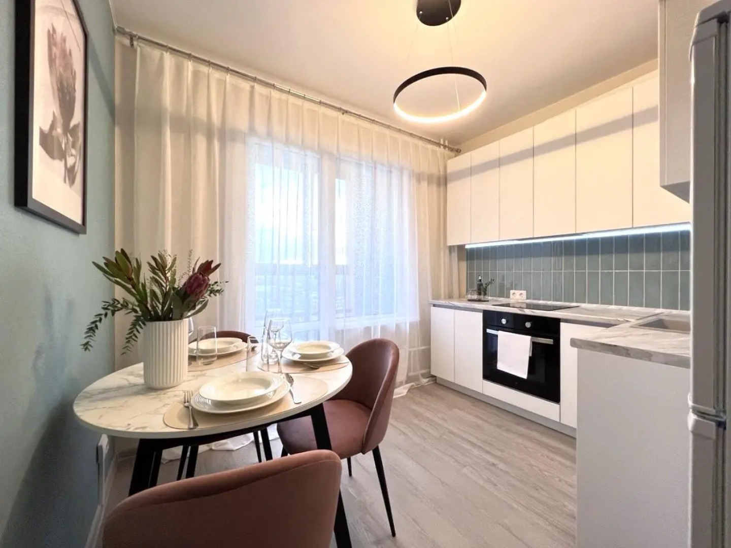 Сутки как дома на улице Николая Островского 195/1