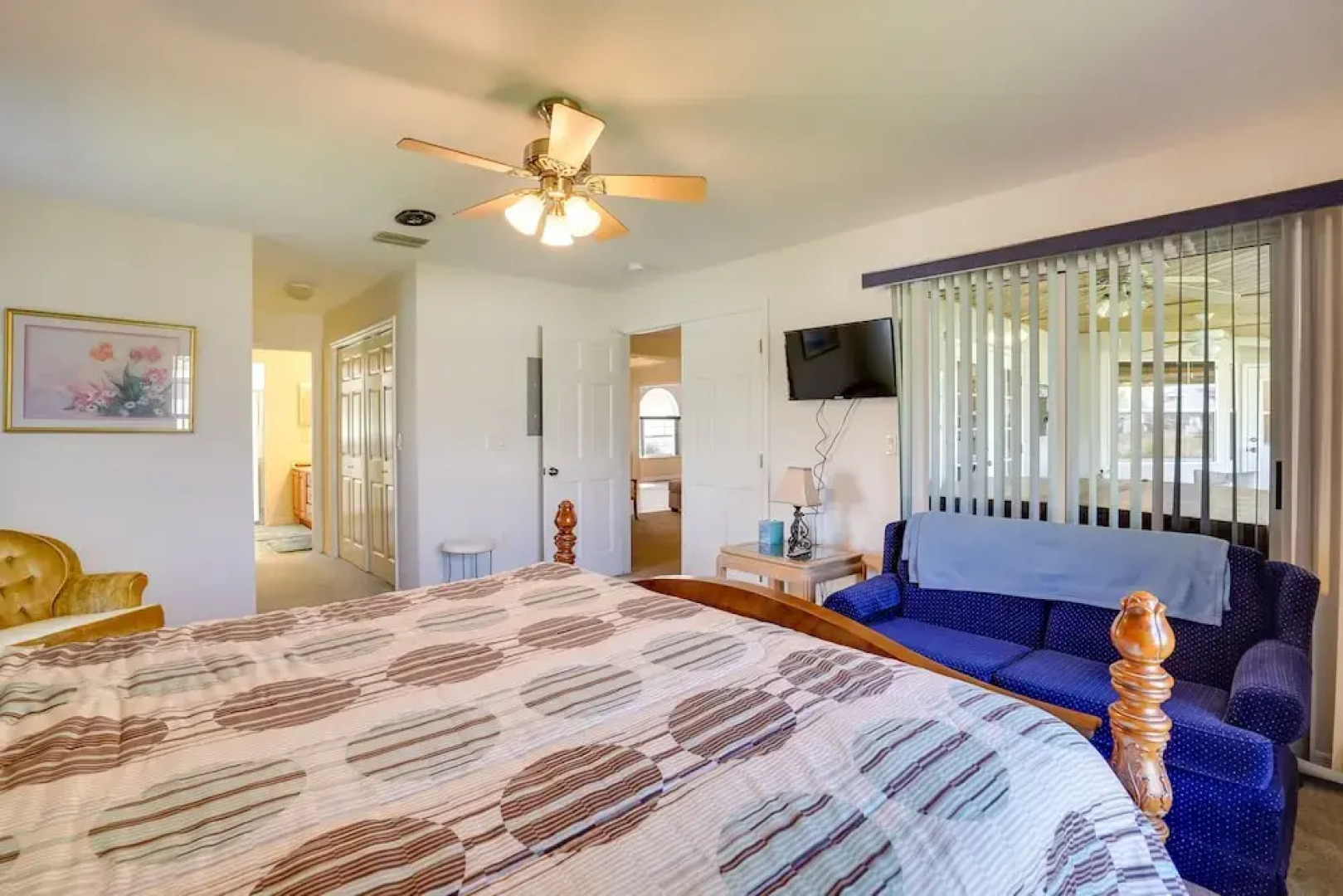 Walk to Lake: Home w/ Screened Porch in Sebring!