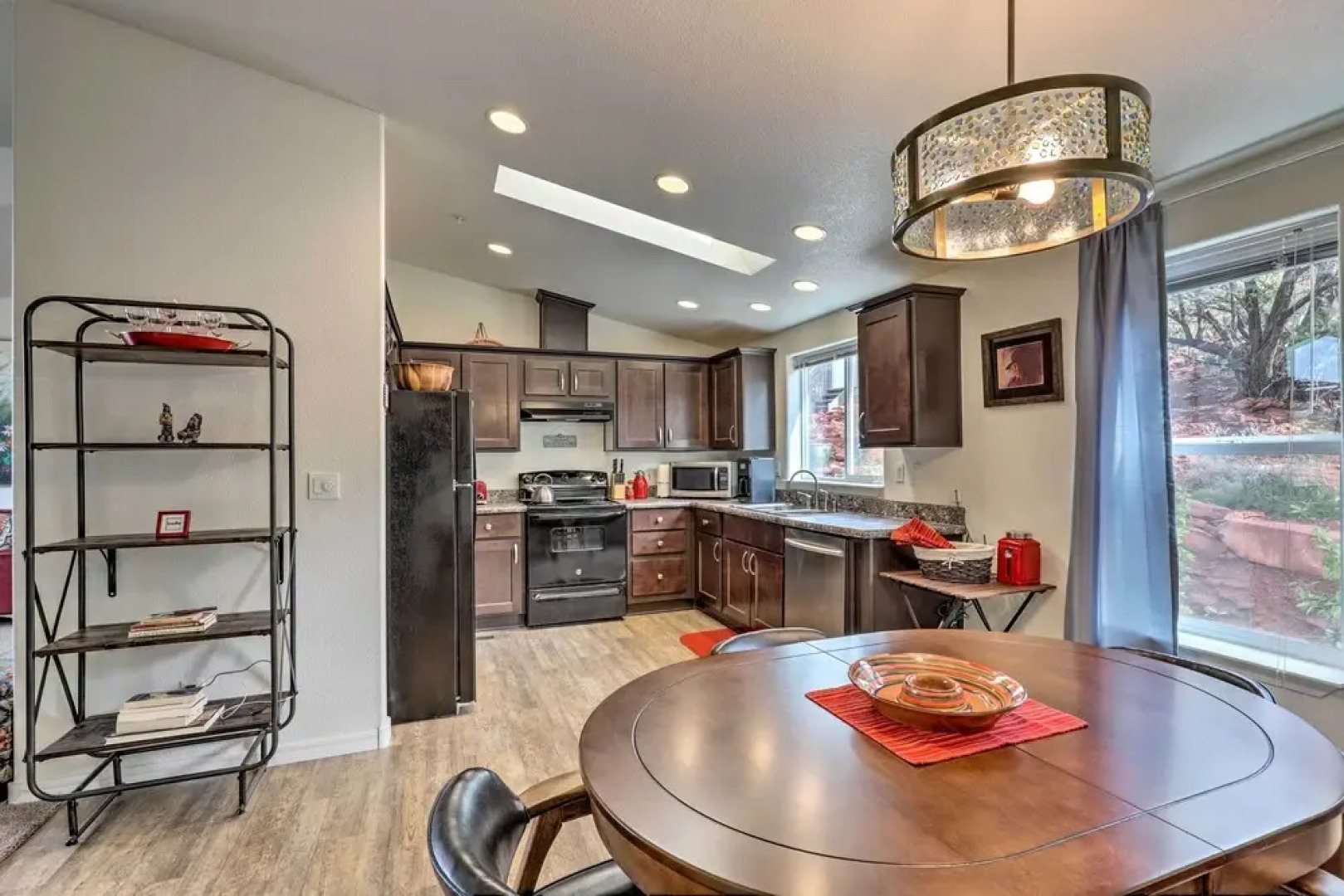 Mountain-view Rooftop Deck: Sedona Hideaway