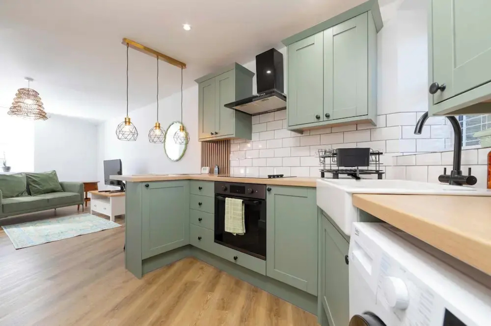 Cosy-cute Miner's Cottage on the Taff Trail