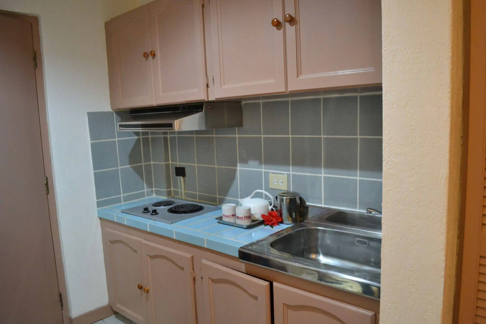 West Plaza Hotel by the Sea