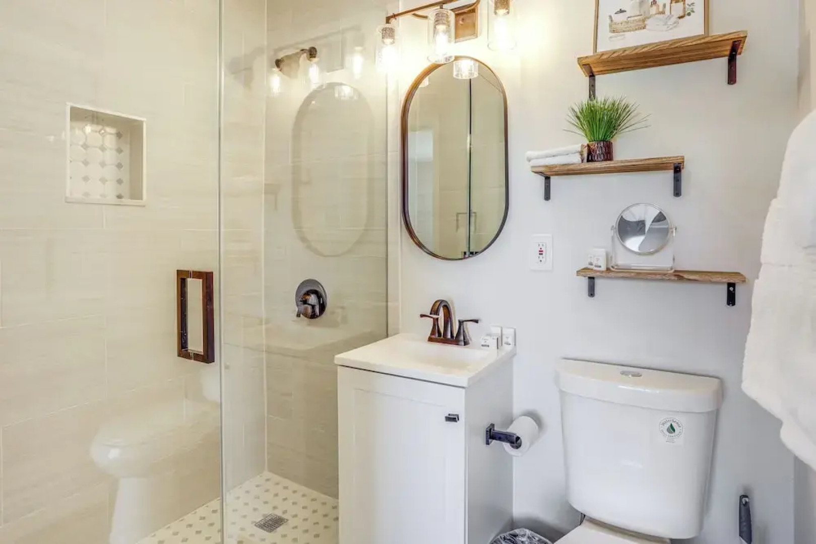 Lake Worth Retreat w/ Fire Pit: 5 Mi to Beaches!