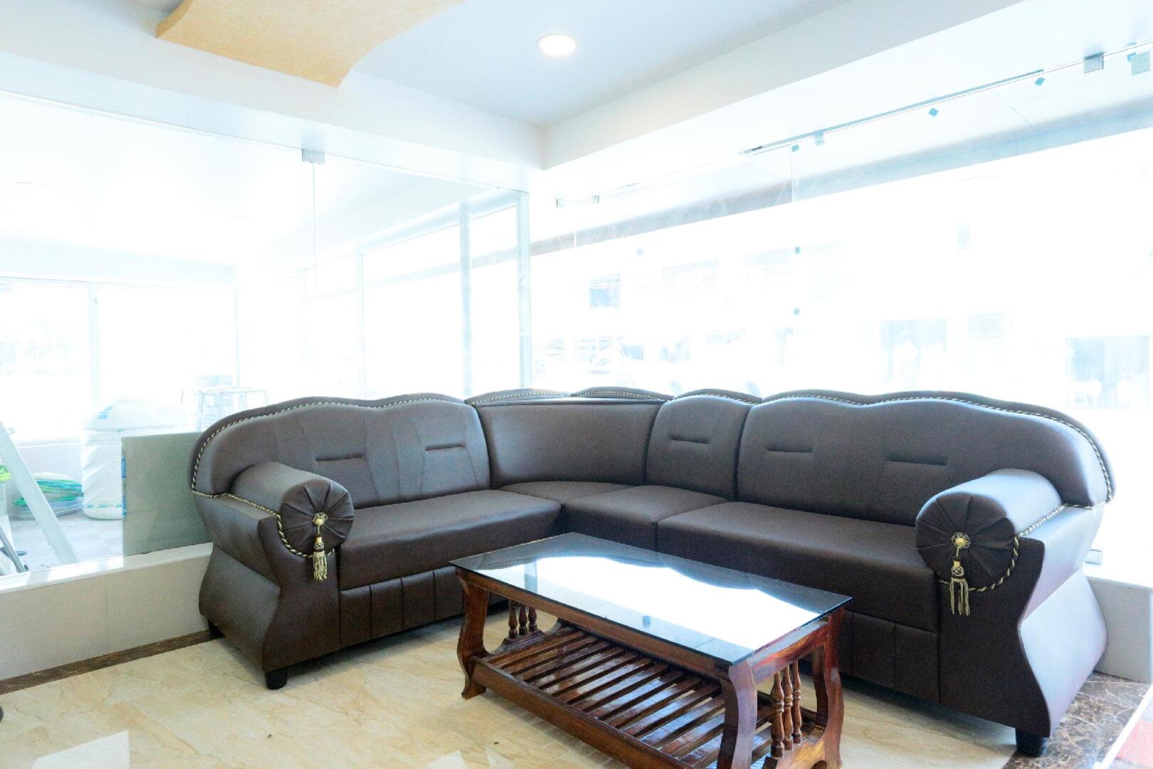 OYO 16388 Hotel Jeyam