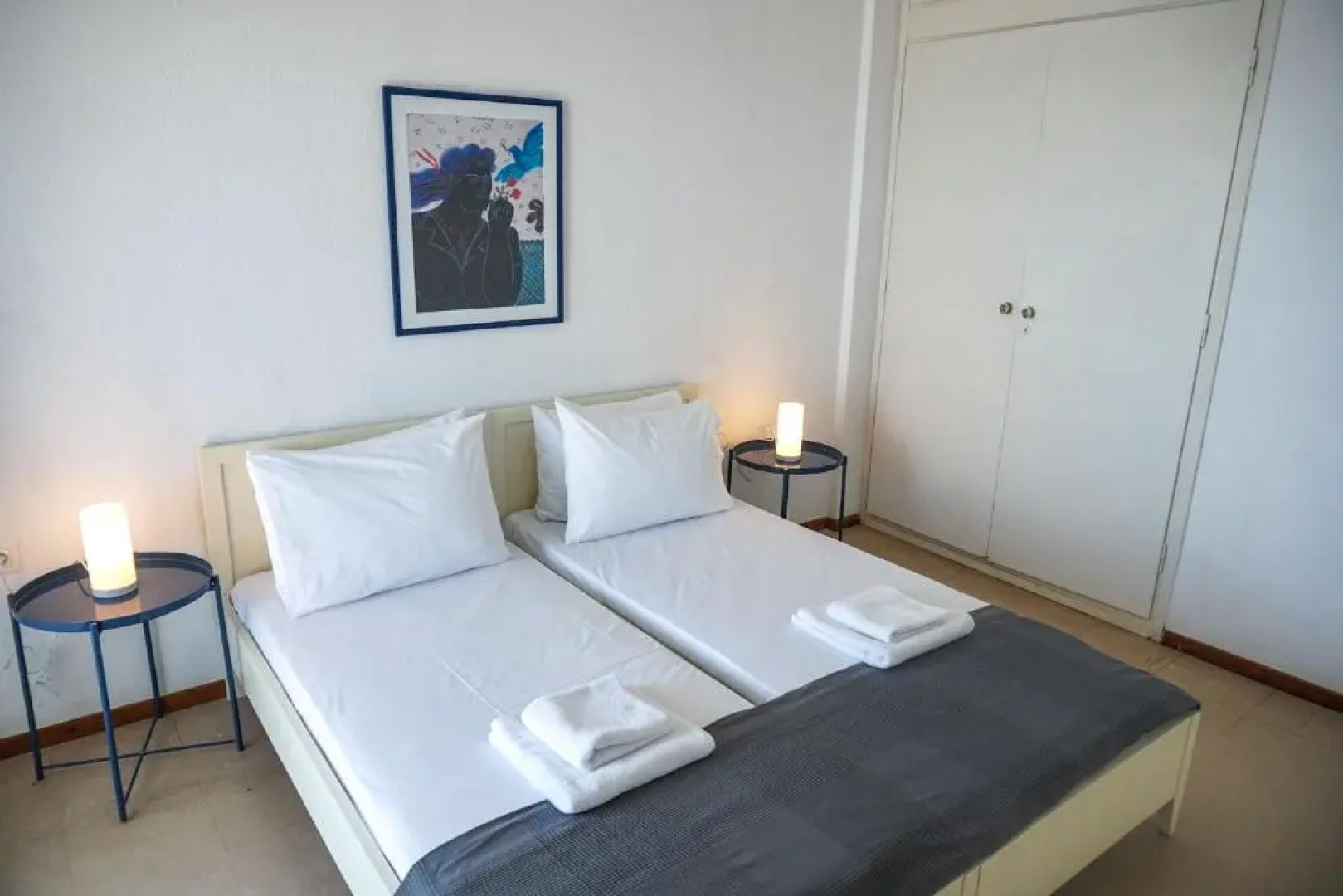 Sunny Bay, beachfront 1-bdrm apartment