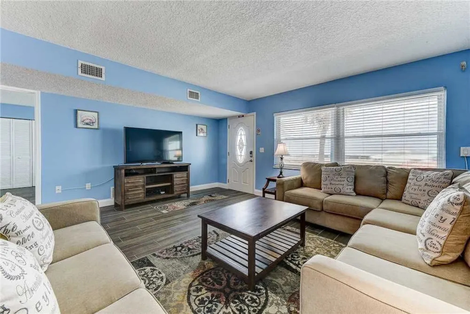 Island Retreat, Beach Front, 4 Bedrooms, Sleeps 12