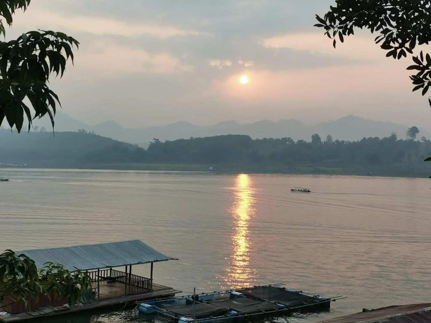 Baan Dongsak River view