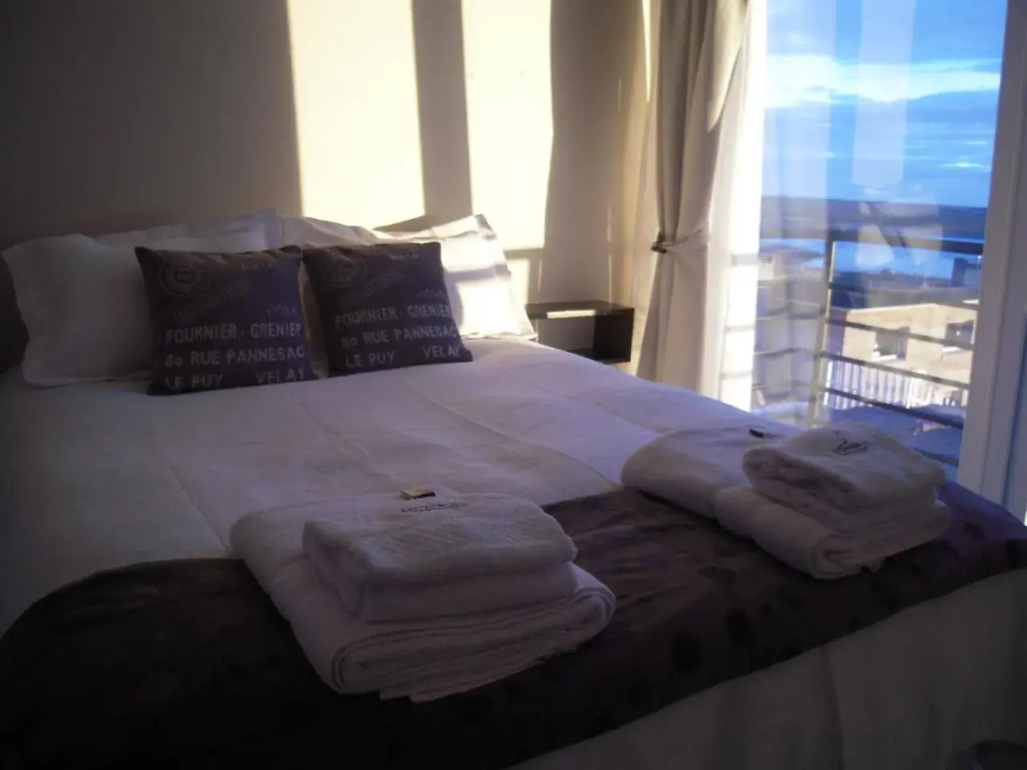 Tower Rock Puerto Deseado Superior