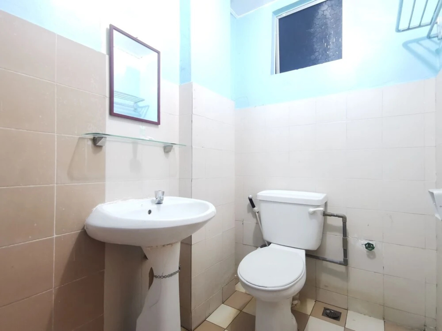 OYO 90061 Kuhara Court Apartment Suite