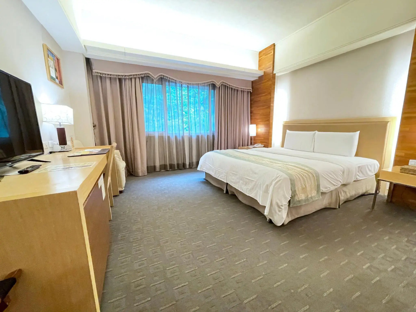 Hoya Hot Springs Resort & Spa