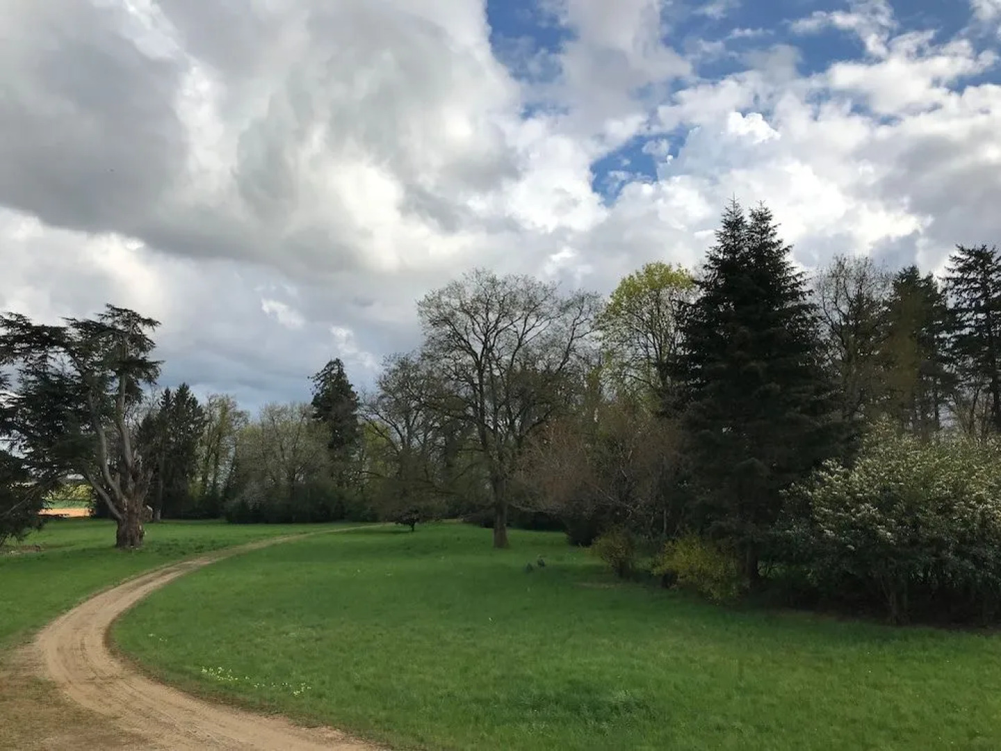 Château Des Chevaliers De Londigny