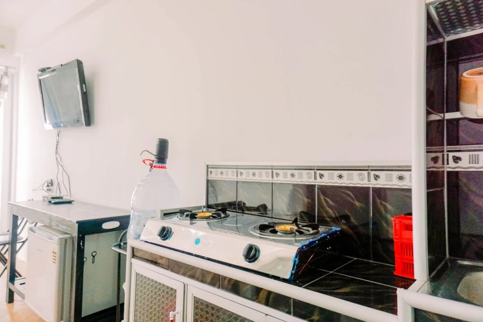 Warm And Simply Look Studio Room Urbantown Serpong Apartment