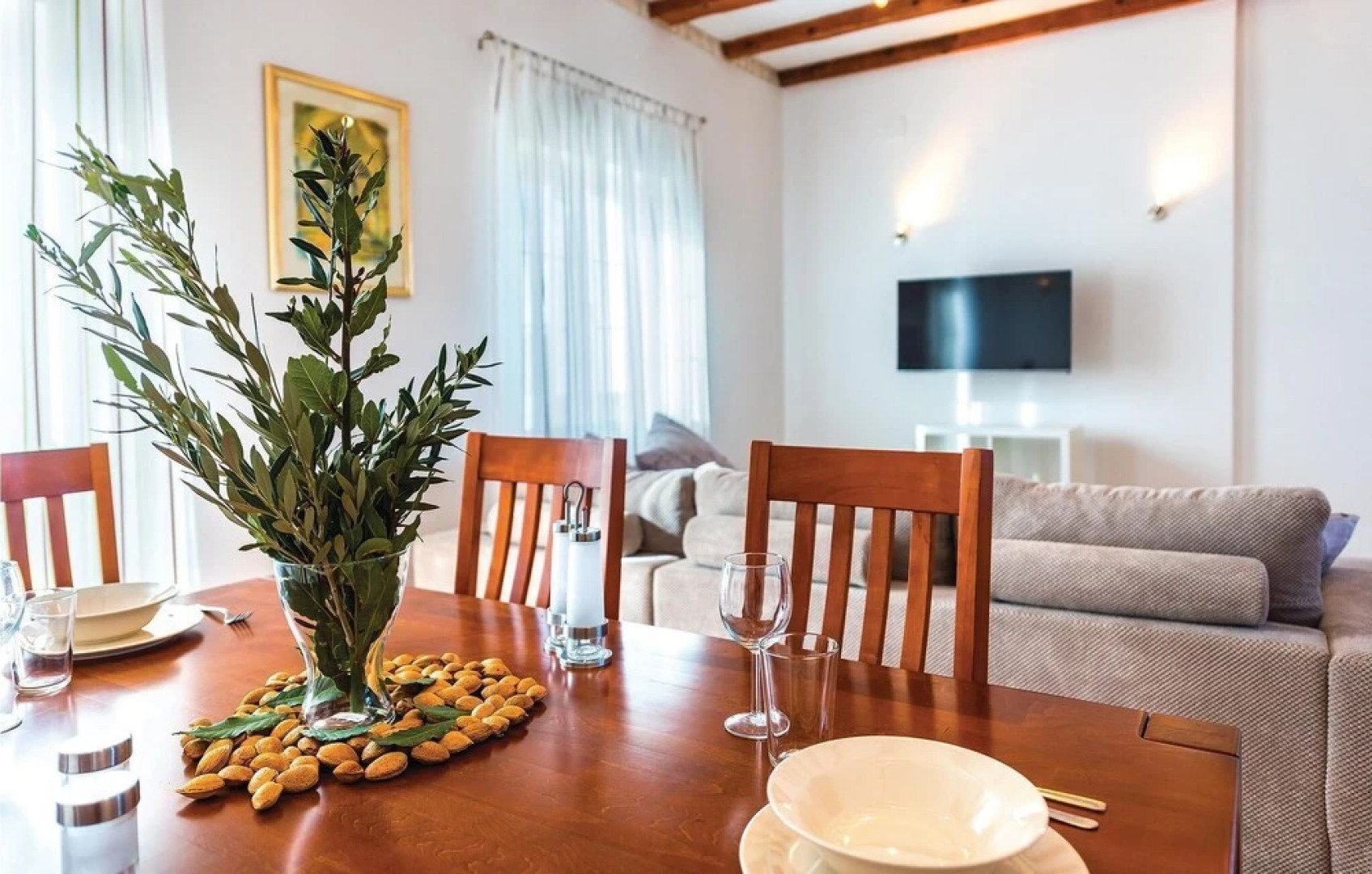 Stunning Home in Radonic With Wifi and 2 Bedrooms