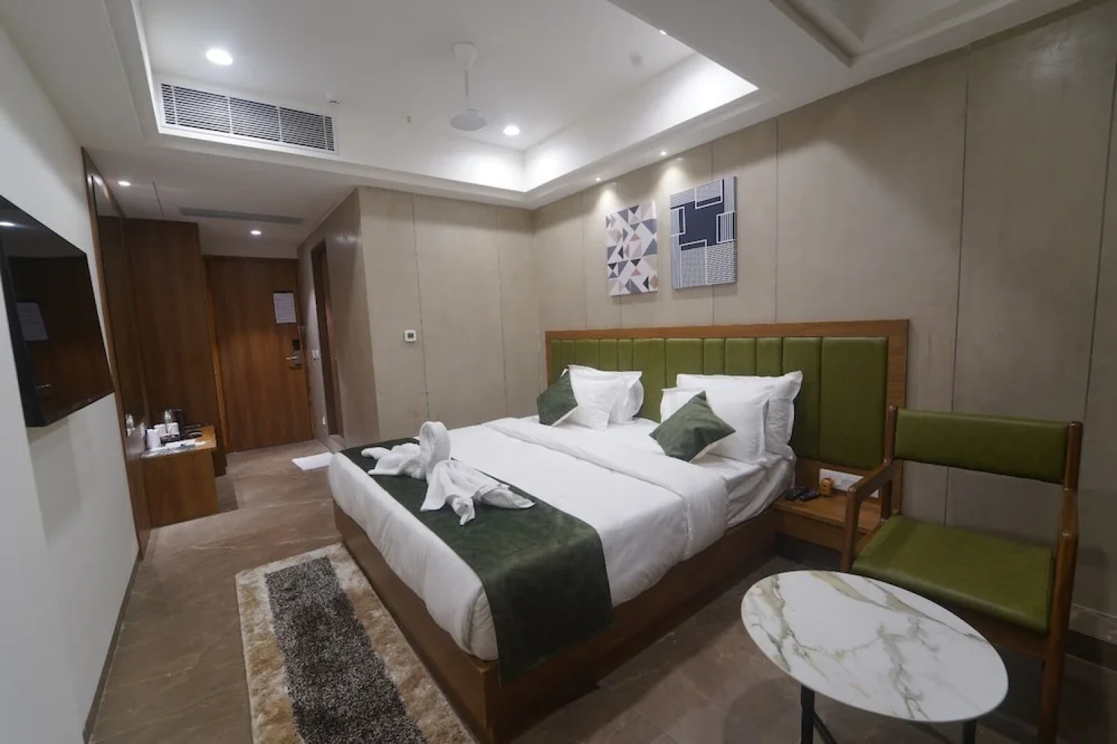 Hotel Stature Inn