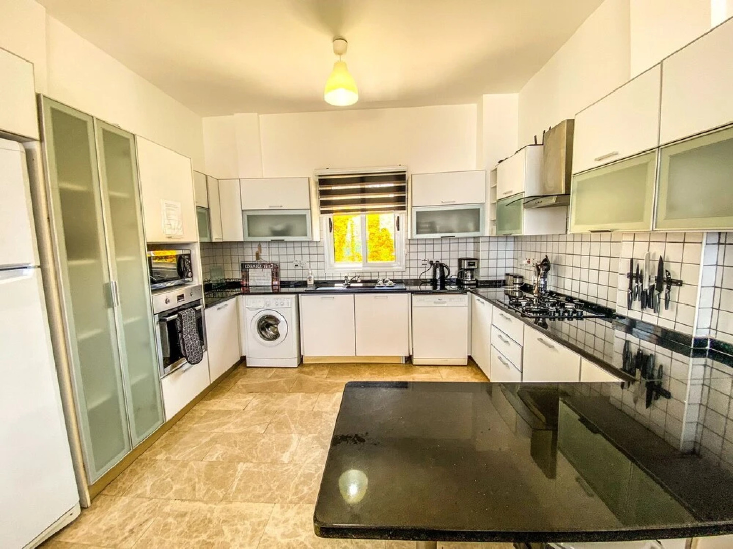 Ocean View Family Villa, Sleeps 2-10, Private Pool, Wifi, Internet Tv & Acs