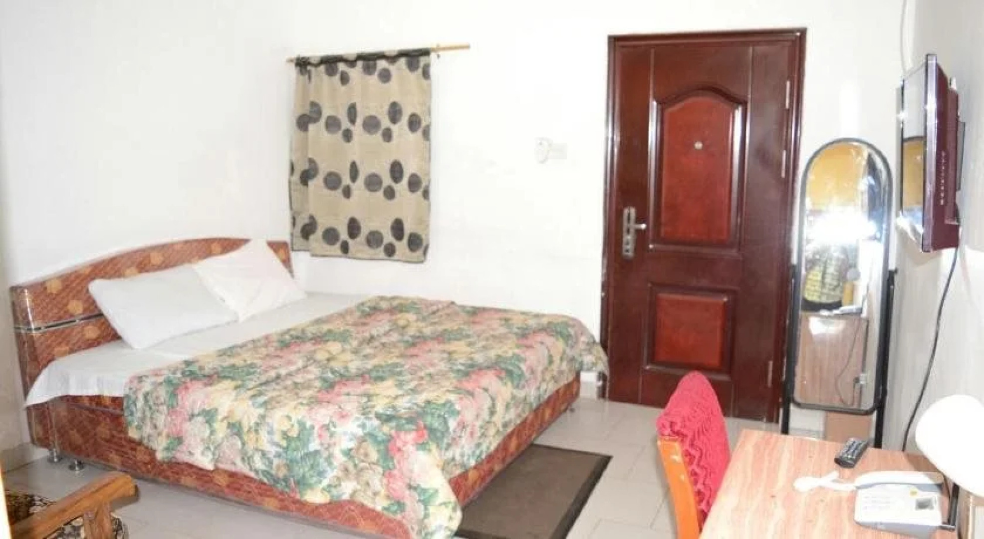 Biney's Apartment Hotel