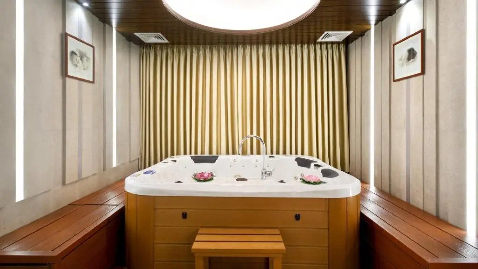 Holiday Inn Dhaka City Centre by IHG