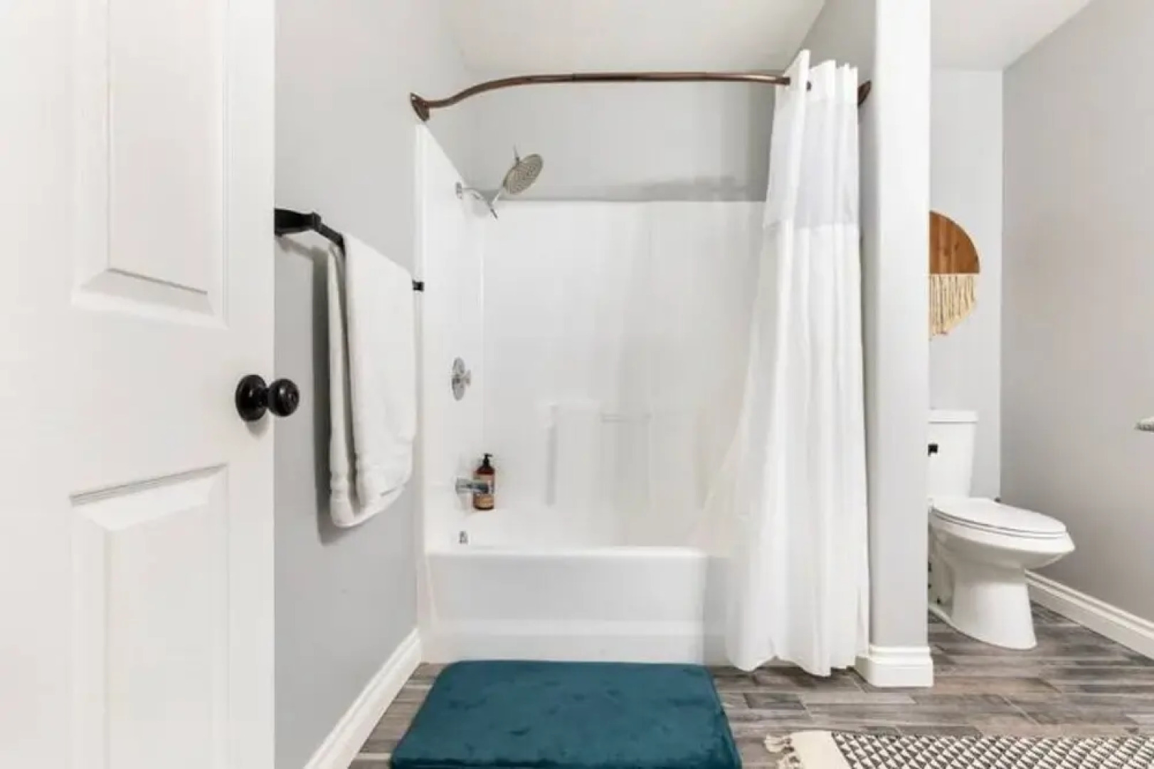 High Desert Dream Home With In Ground Pool And Hot Tub! 3 Bedroom Home by RedAwning