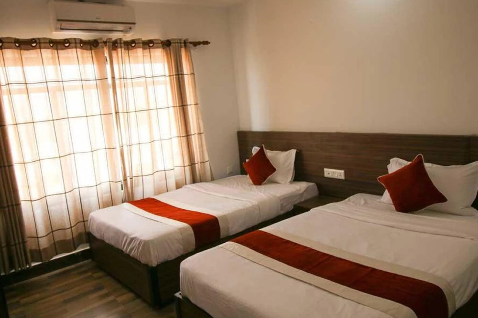 Hotel Aakash International