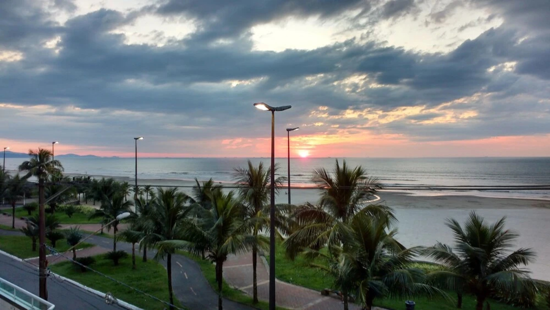 Apto. Pé na areia com Churrasqueira