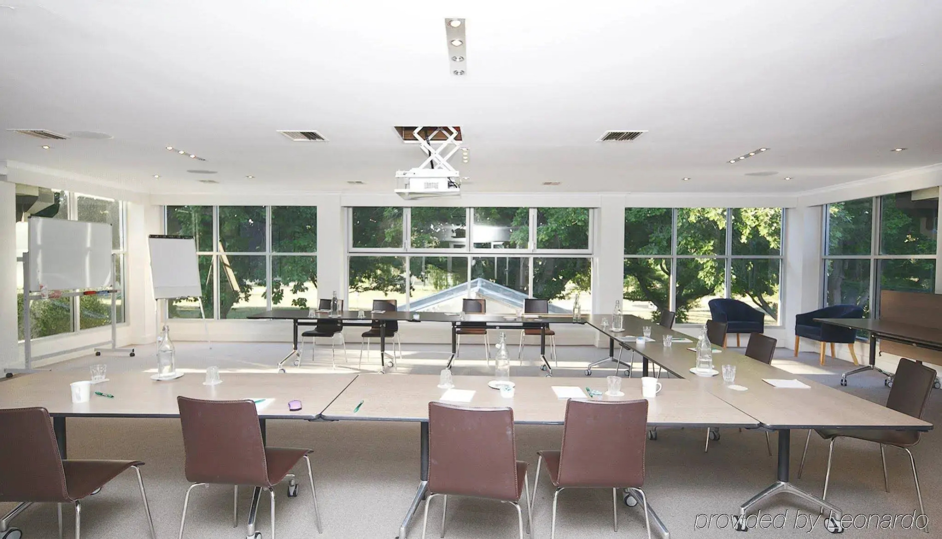 Forrest Hotel and Apartments