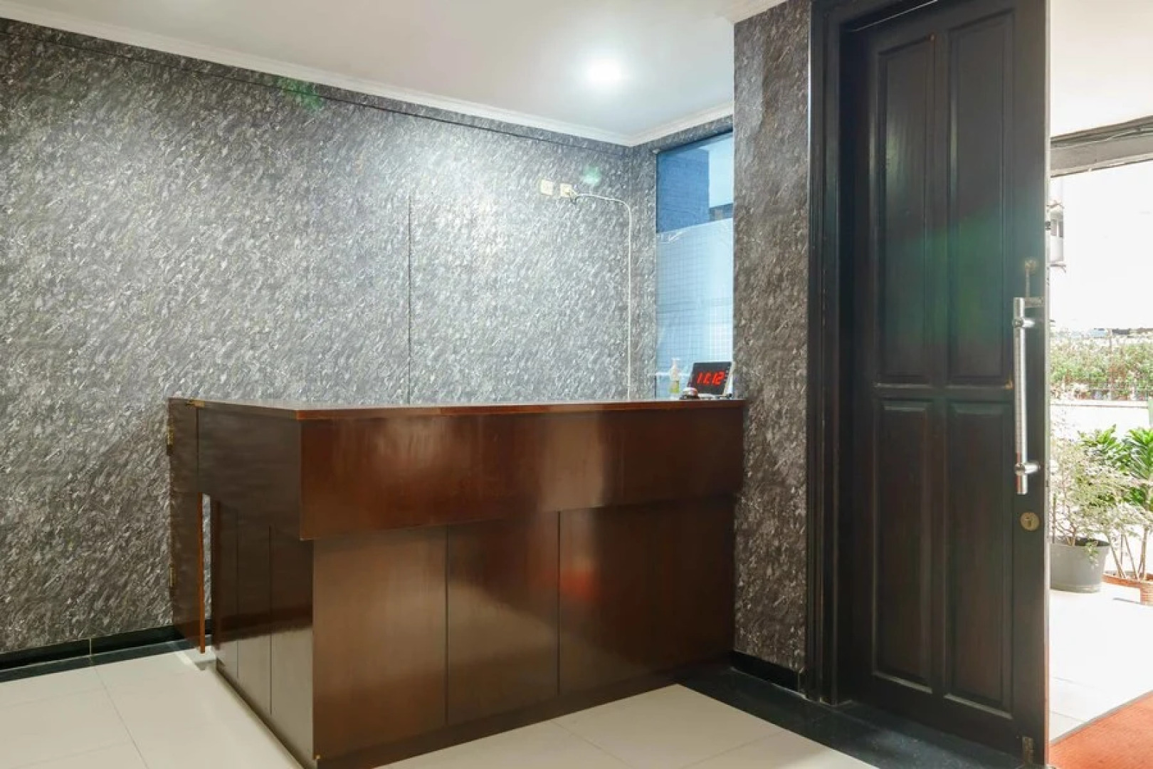 RedDoorz Plus near Lippo Cikarang Mall