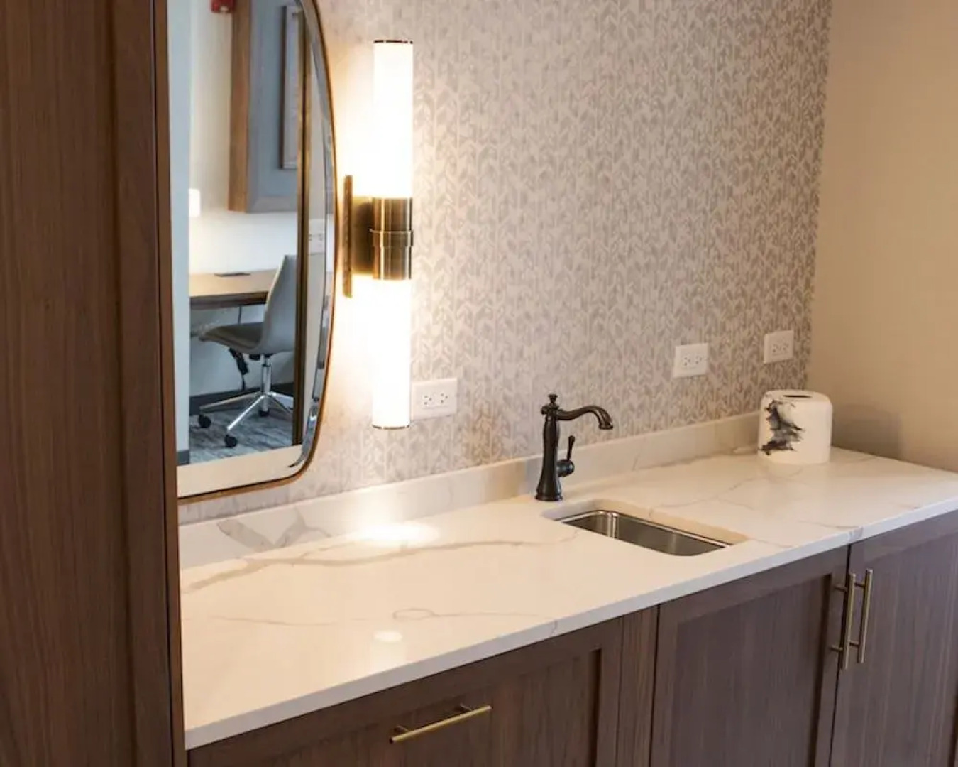 BLU-Tique, Akron, a Tribute Portfolio Hotel