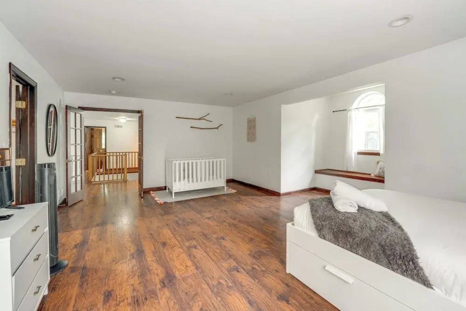 Tannersville House: Bar & Deck, 2 Mi to Ski Resort