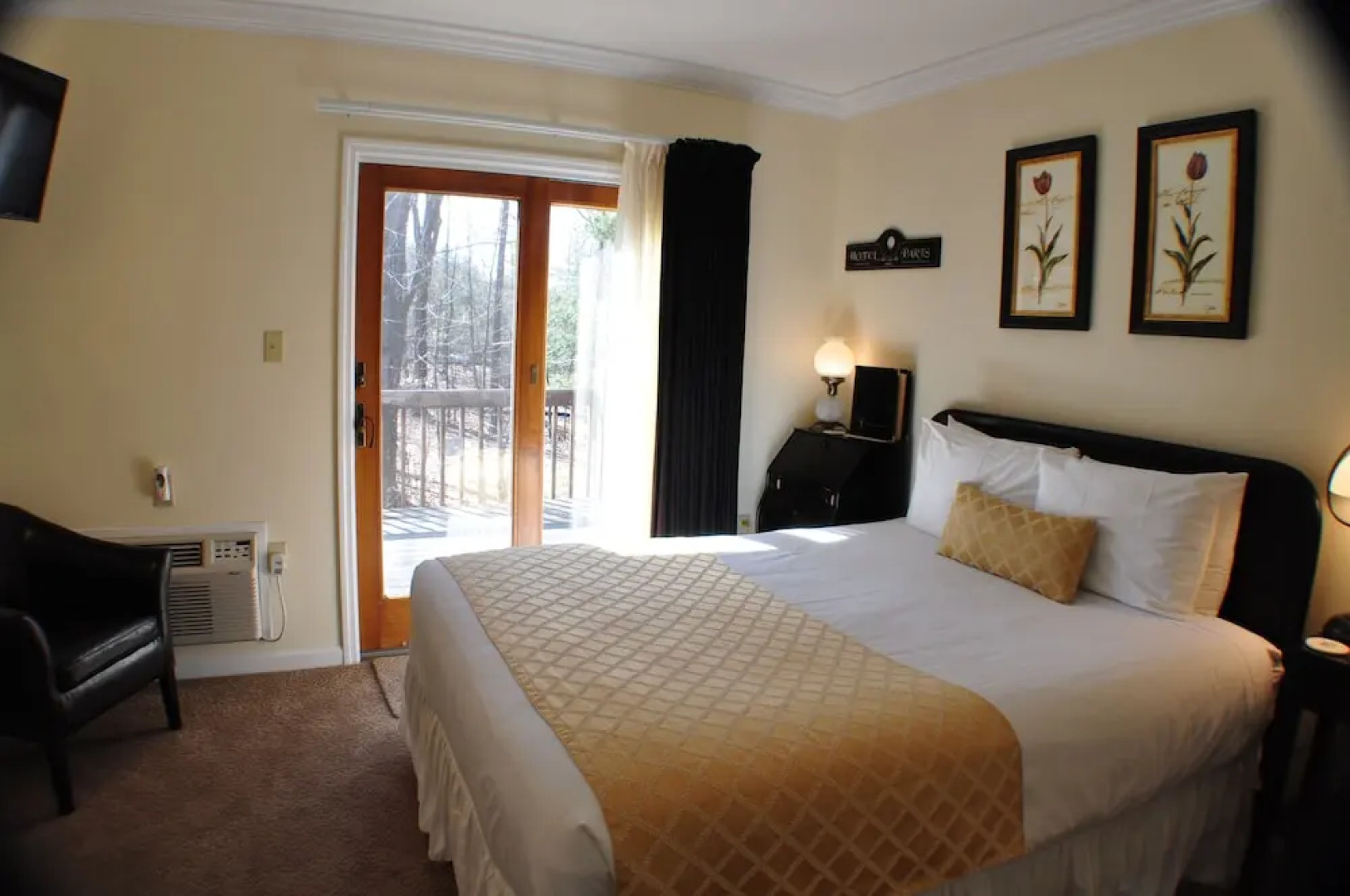 Carmel Cove Inn at Deep Creek Lake