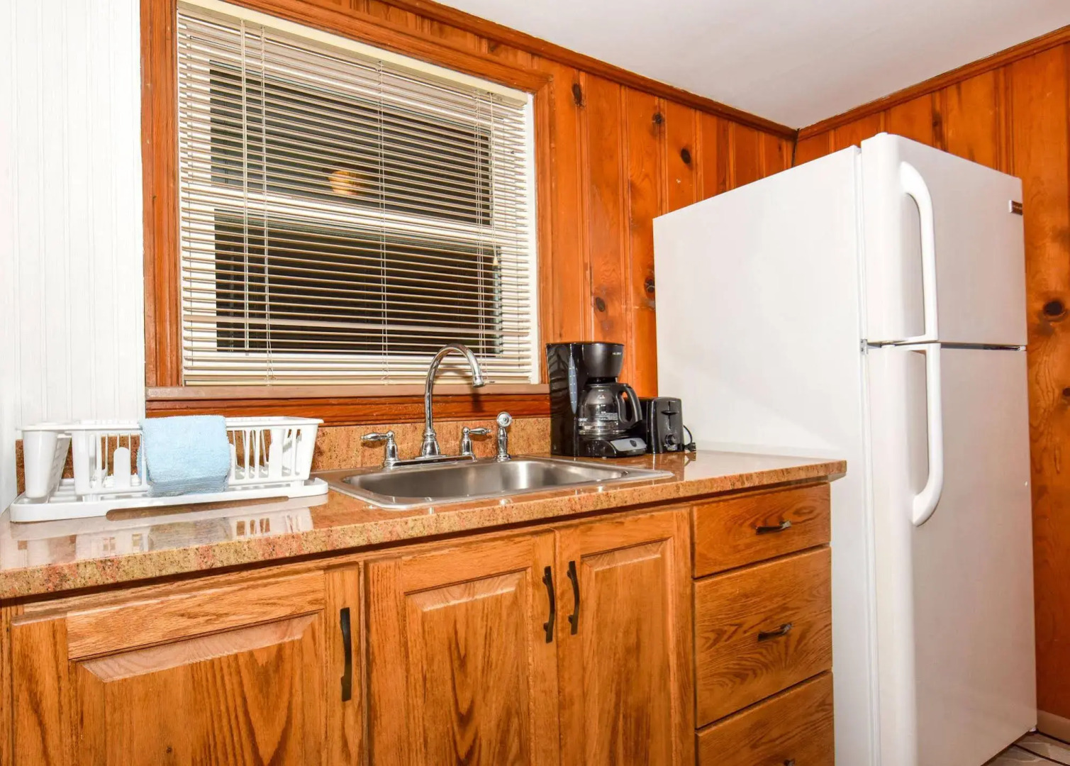 Snug Harbor Marina and Hotel