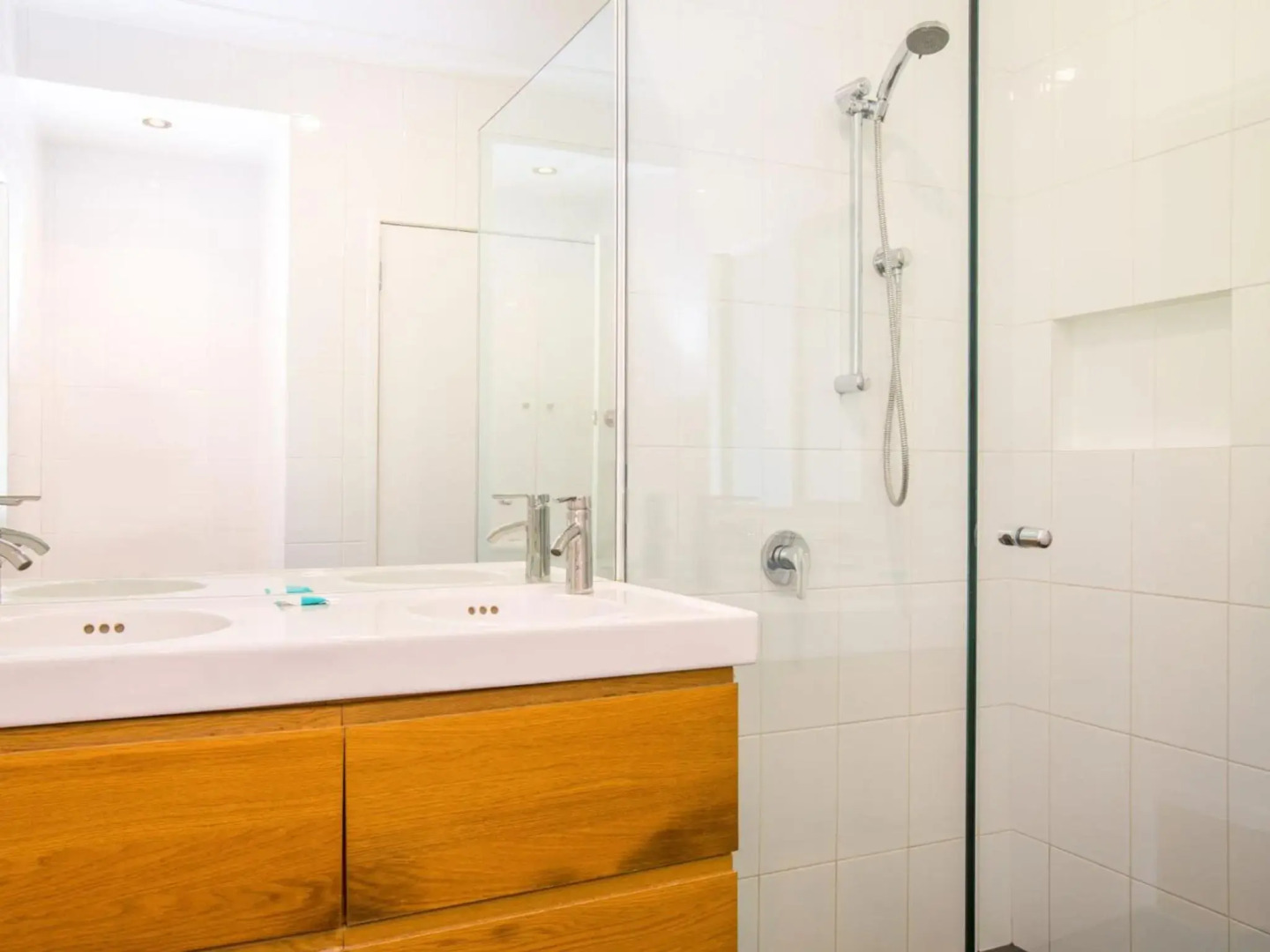 Bimbadgen at Hyams Beach 4pm Check Out Sundays