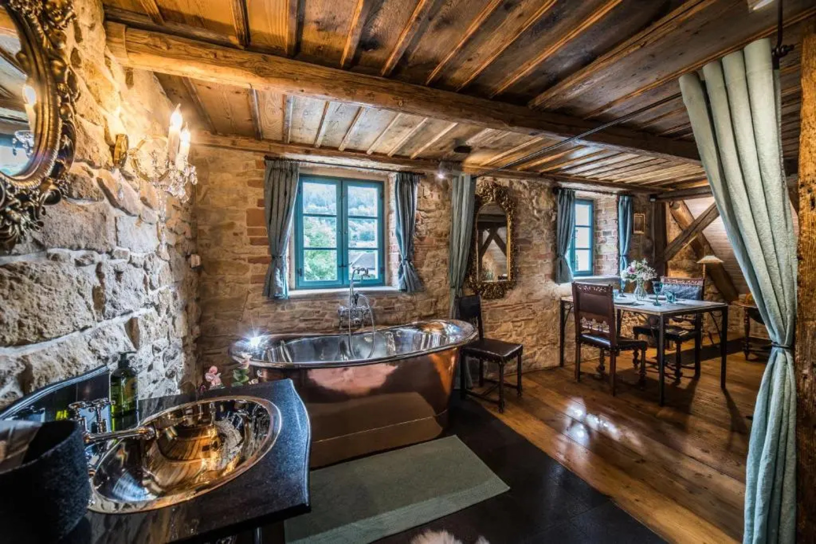 RESORT KOVÁRNA - Frýdštejn - stylové ubytování, luxusní wellness, zážitková restaurace